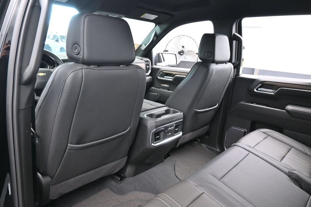 Used 2026 Chevrolet Silverado 1500 High Country RWD image 35