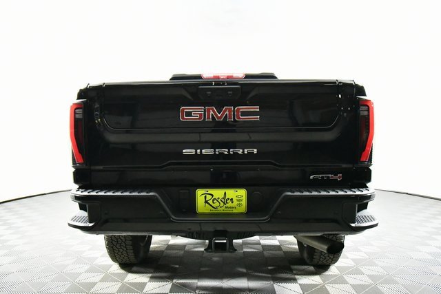 Used 2024 GMC Sierra 2500 AT4 w/ AT4 Premium Plus Package image 12