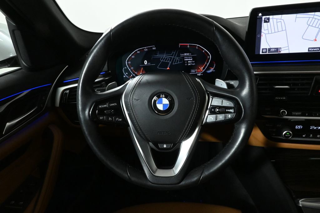 Certified 2022 BMW 530i xDrive w/ Convenience Package image 17
