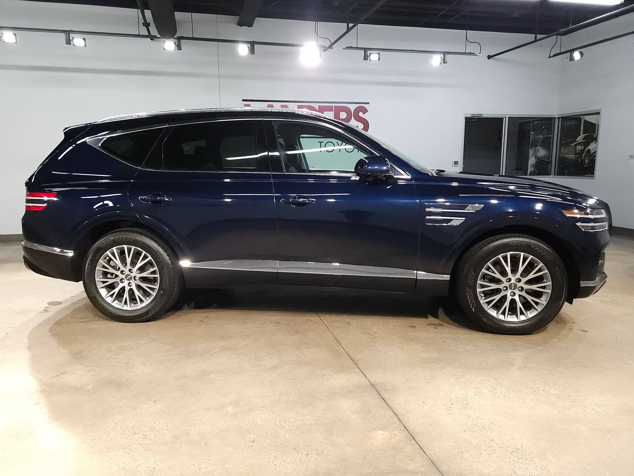Used 2024 Genesis GV80 2.5T AWD/4WD image 8
