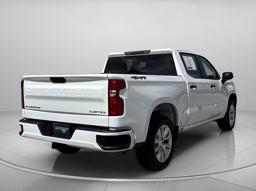 Used 2024 Chevrolet Silverado 1500 Custom image 3