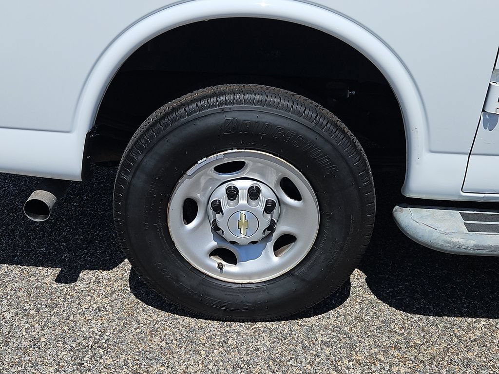 Certified 2024 Chevrolet Express 2500 w/ Driver Convenience Package RWD image 9