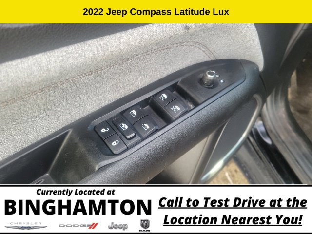 Used 2022 Jeep Compass Latitude AWD/4WD image 10