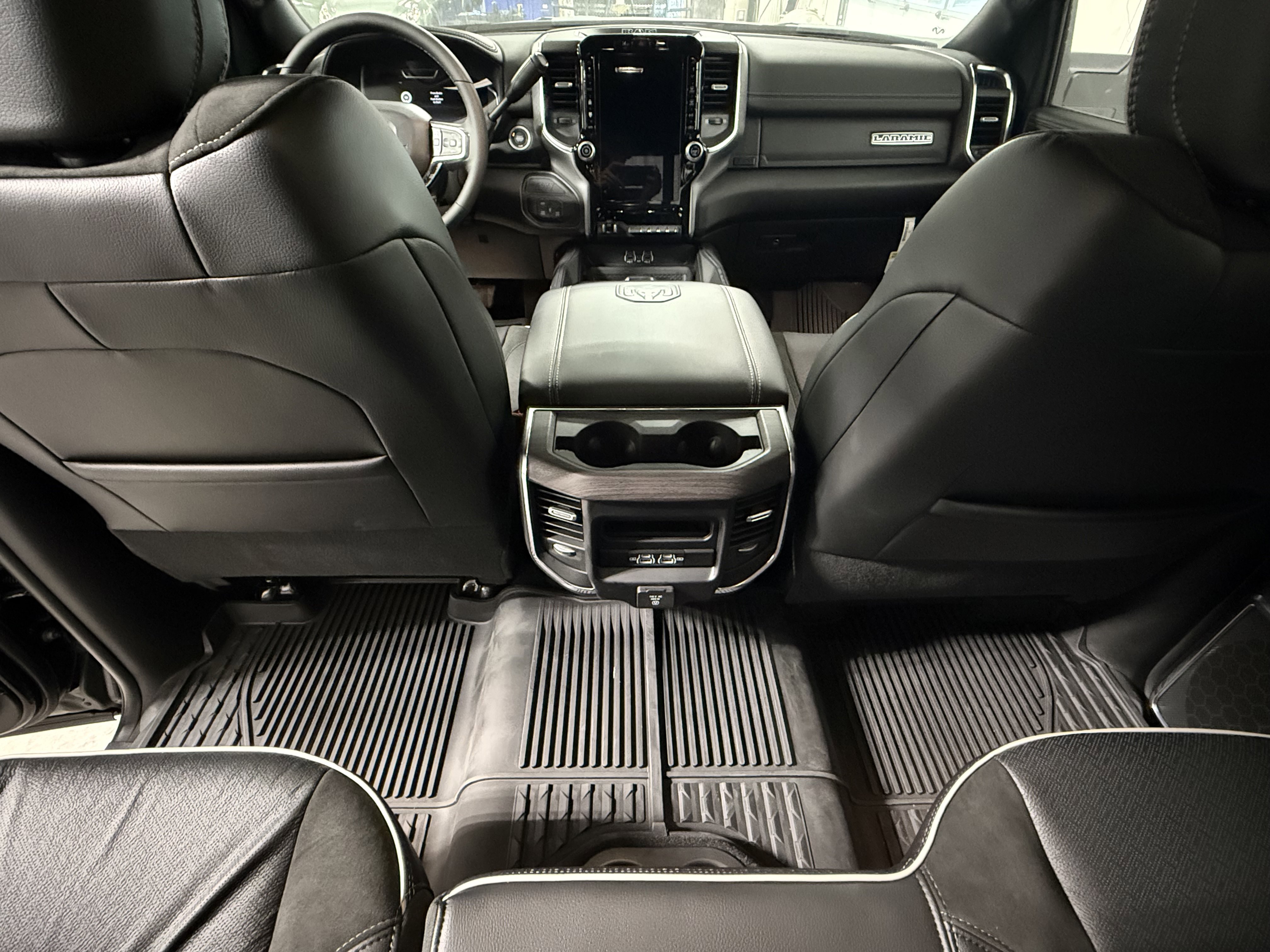 New 2026 RAM 2500 Laramie AWD/4WD image 19