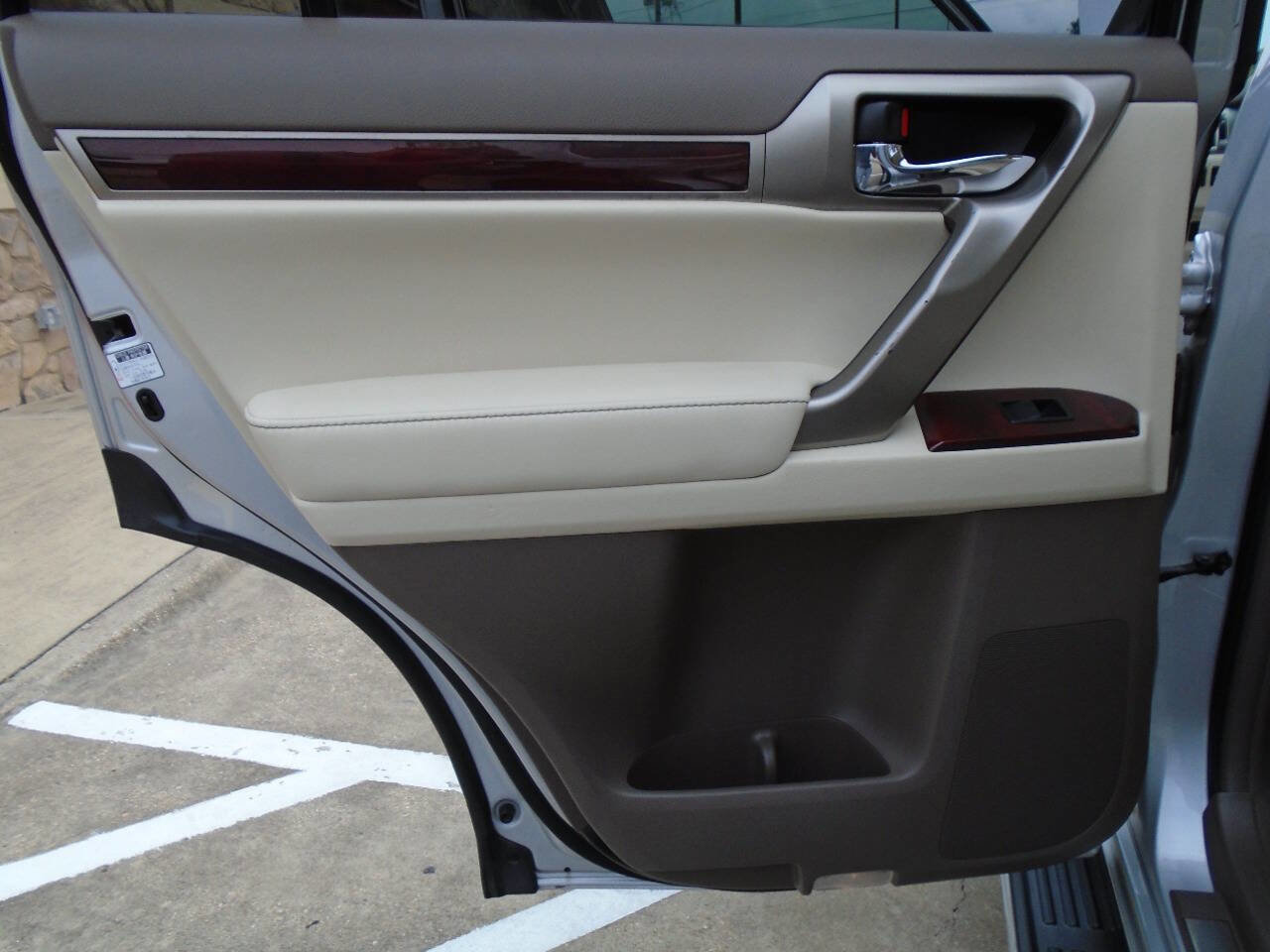 Used 2010 Lexus GX 460 image 32