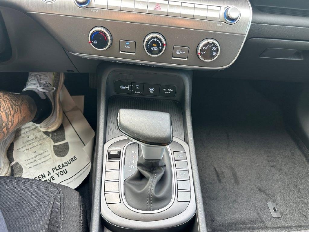 New 2027 Hyundai Kona SE FWD image 18