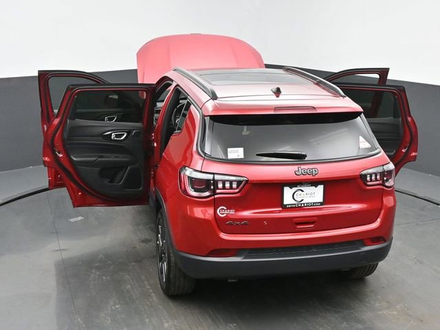 New 2026 Jeep Compass Latitude w/ Sun and Sound Group AWD/4WD image 64