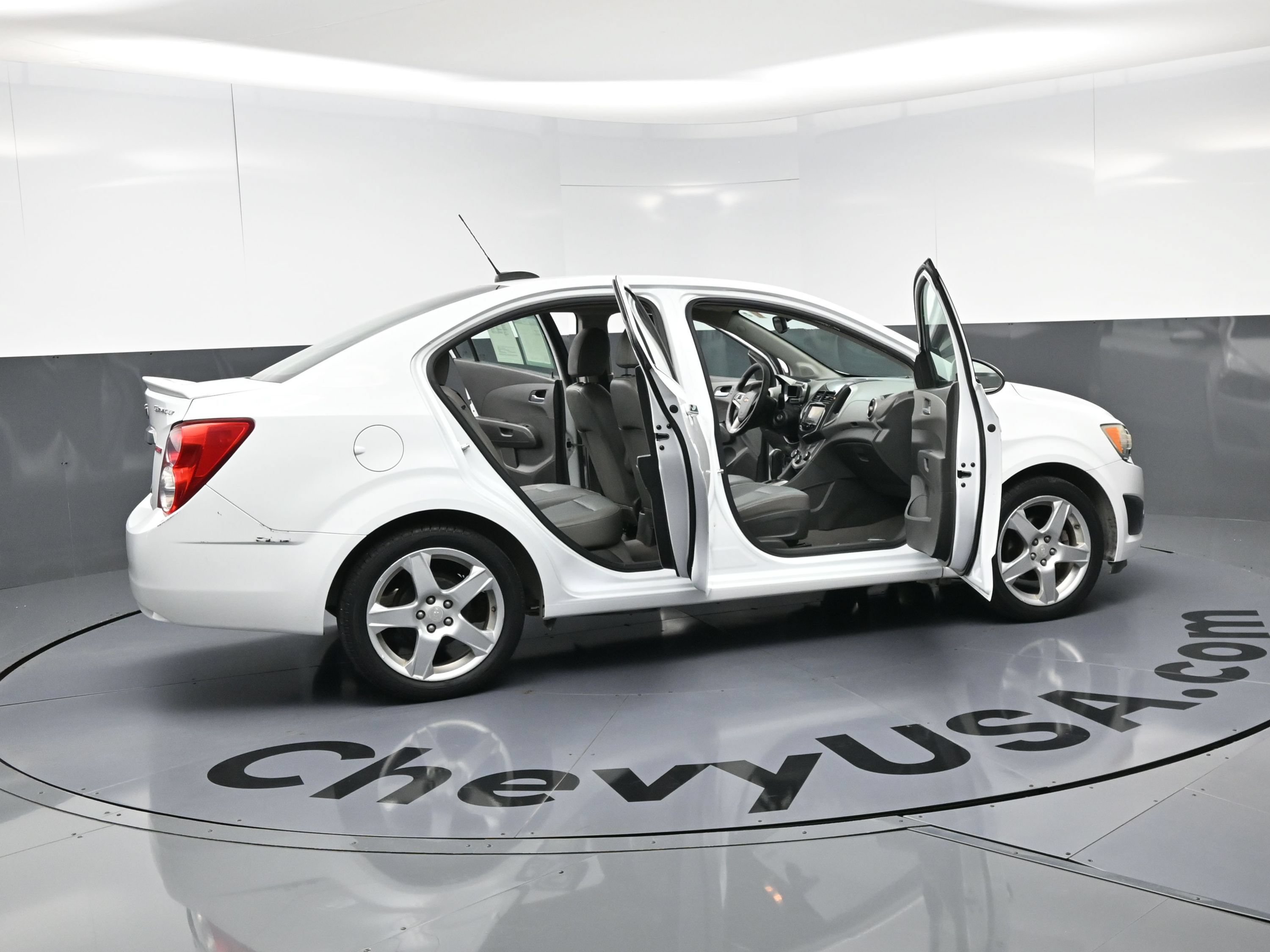 Used 2015 Chevrolet Sonic LTZ FWD image 26