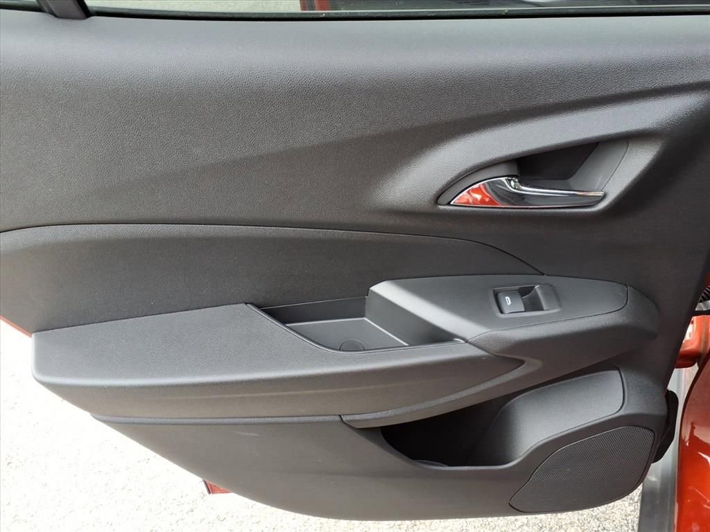 Certified 2024 Chevrolet Trax LS w/ LS Convenience Package image 34