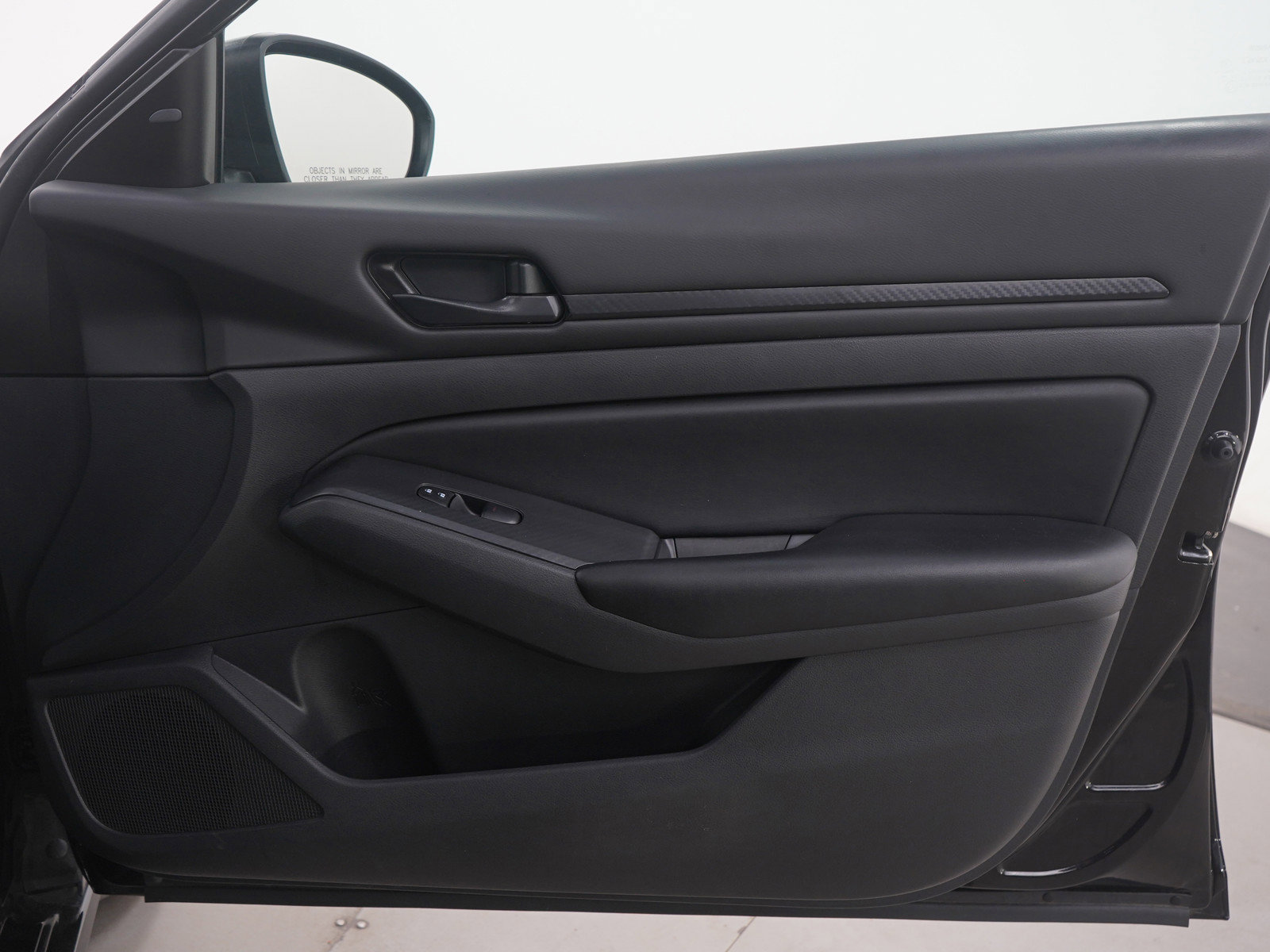 Used 2025 Nissan Altima 2.5 S image 9