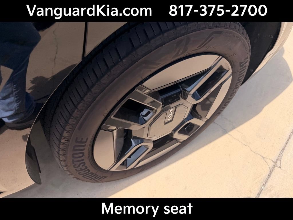 Certified 2024 Kia EV9 GT-Line AWD/4WD image 9