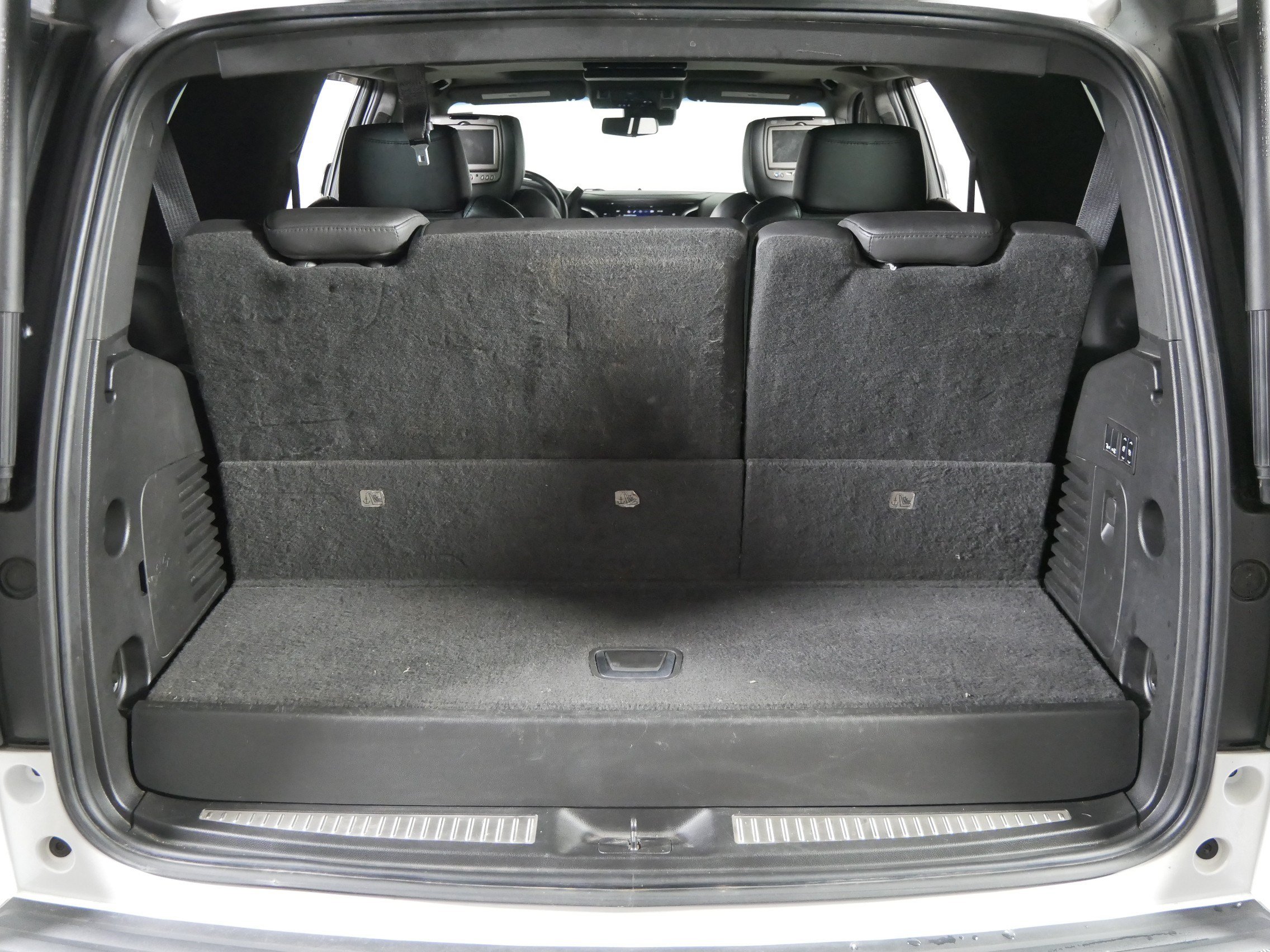 Certified 2018 Cadillac Escalade Platinum AWD/4WD image 18