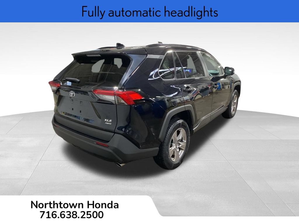 Used 2023 Toyota RAV4 XLE AWD/4WD image 9