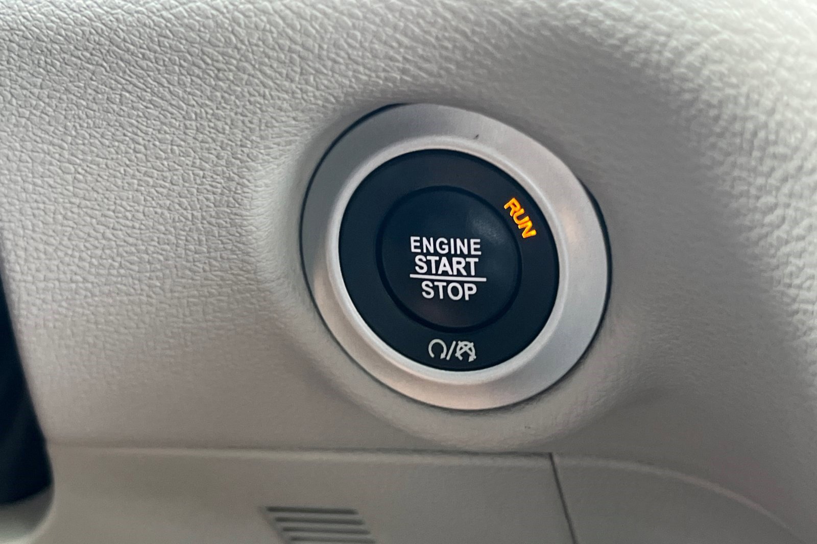 Used 2018 Chrysler Pacifica Touring Plus image 36