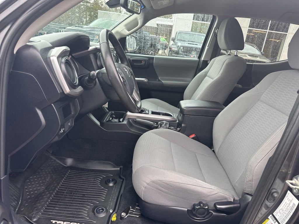 Used 2019 Toyota Tacoma SR5 AWD/4WD image 14