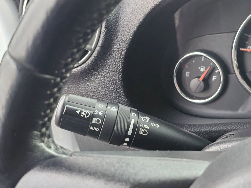 Used 2018 Jeep Wrangler Unlimited Sahara image 30