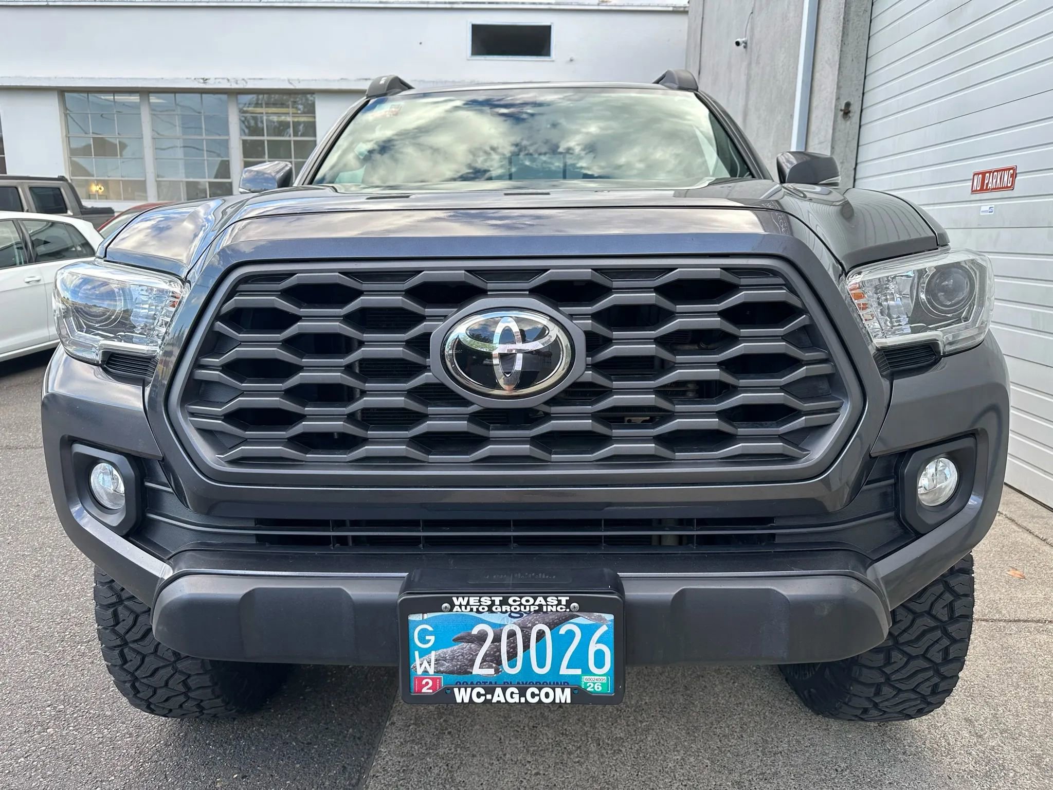 Used 2020 Toyota Tacoma TRD Off-Road w/ Technology Package image 4