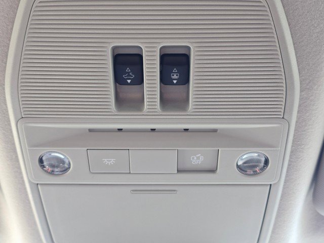 New 2025 Nissan Kicks SR w/ SR Premium Package image 40