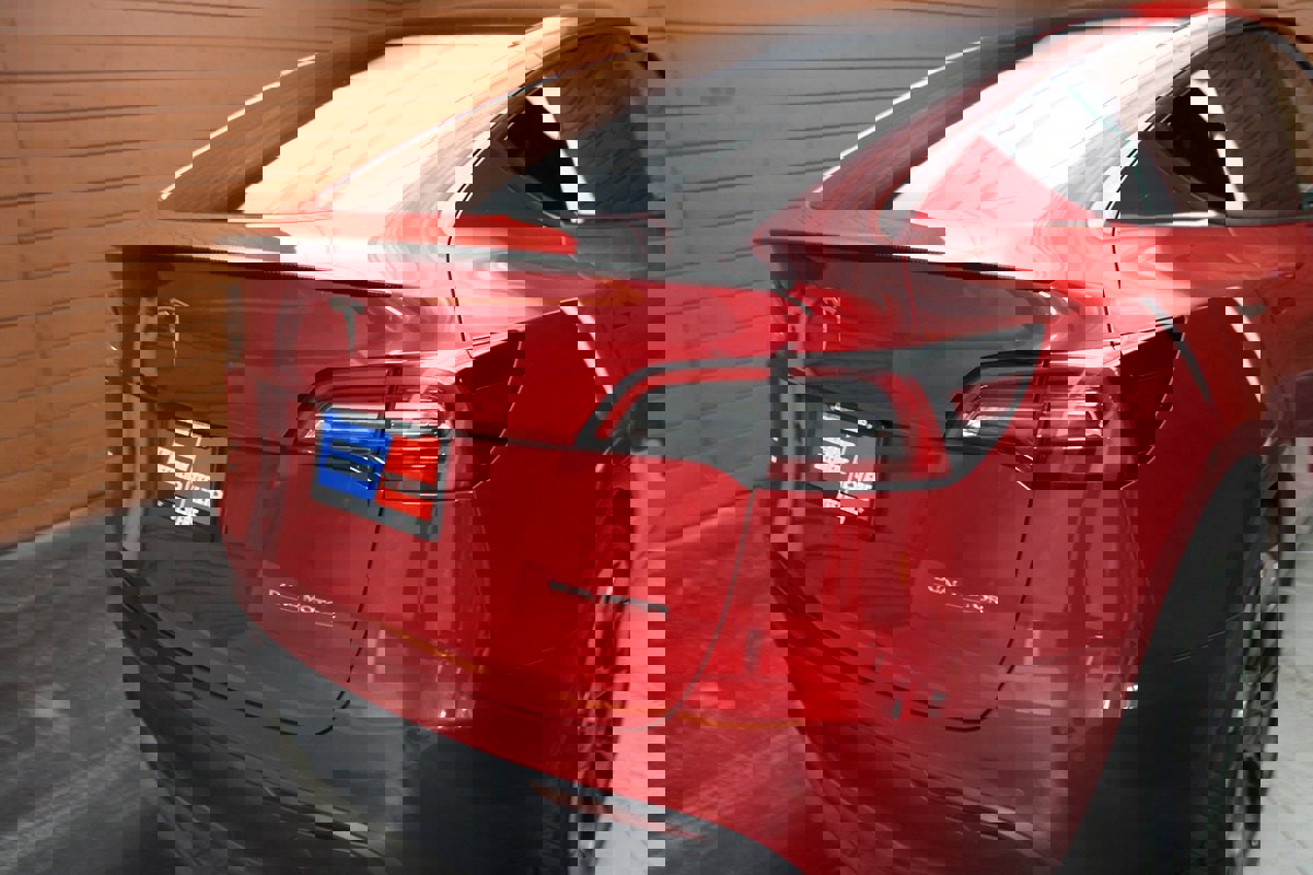 Used 2022 Tesla Model Y Performance image 3