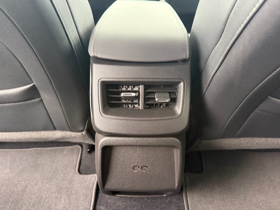 Used 2024 Chevrolet Equinox EV RS FWD image 40