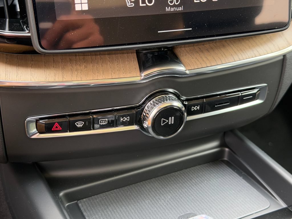 New 2026 Volvo XC60 B5 Core w/ Climate Package AWD/4WD image 25