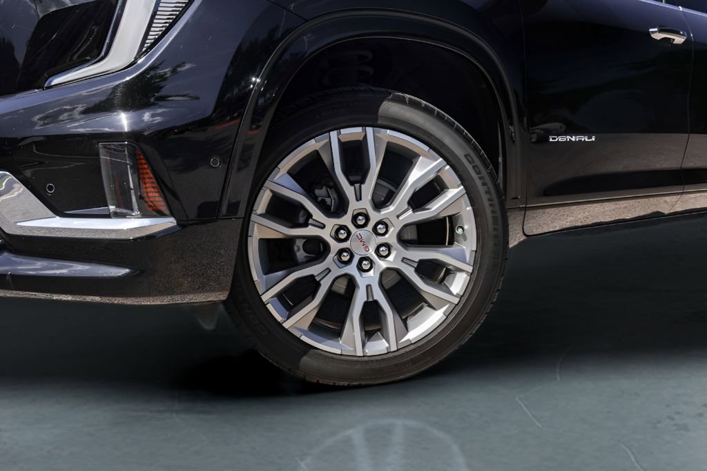 Used 2024 GMC Acadia Denali w/ Super Cruise Package FWD image 4