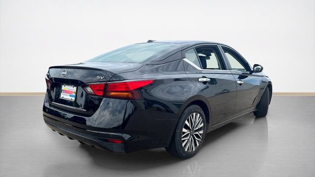 Used 2024 Nissan Altima 2.5 SV FWD image 3
