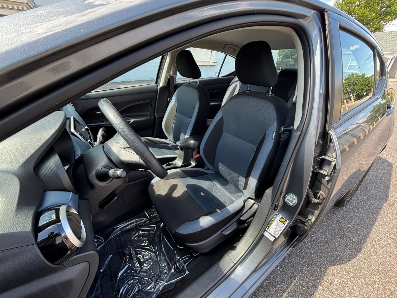 Used 2025 Nissan Versa SV FWD image 34