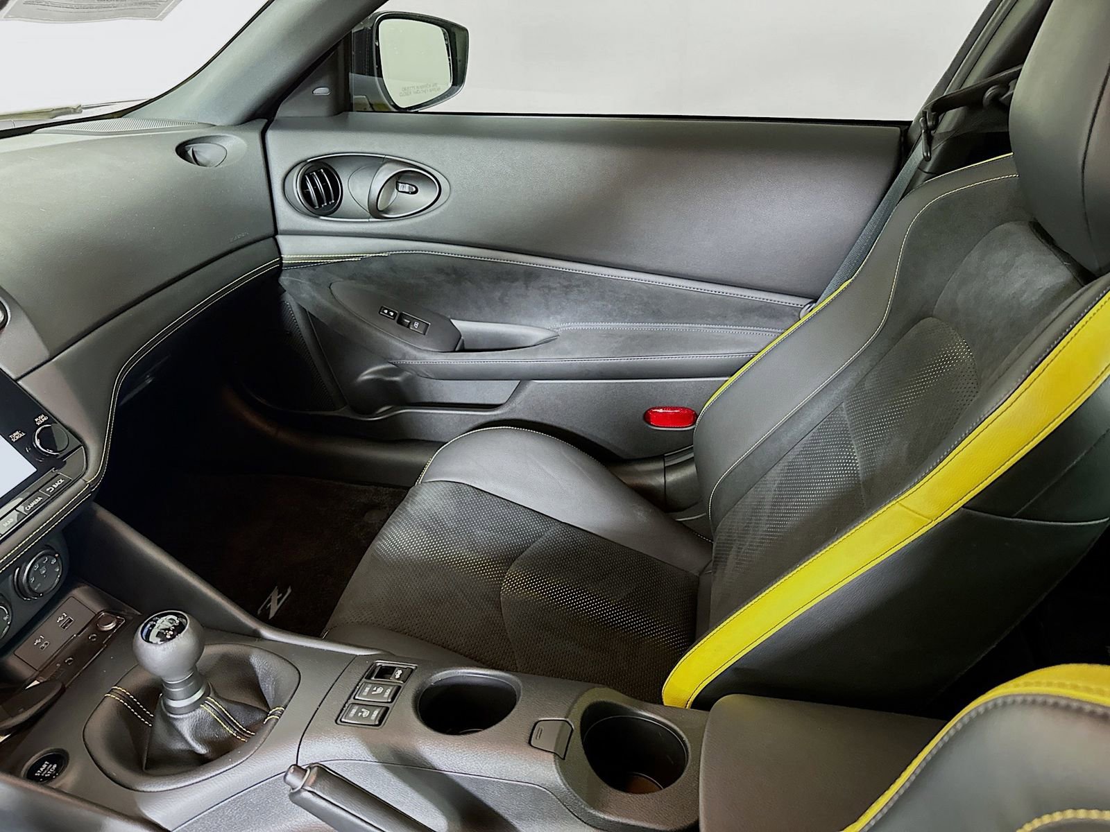 Used 2023 Nissan Z w/ Floor Mat Package (L93) RWD image 24