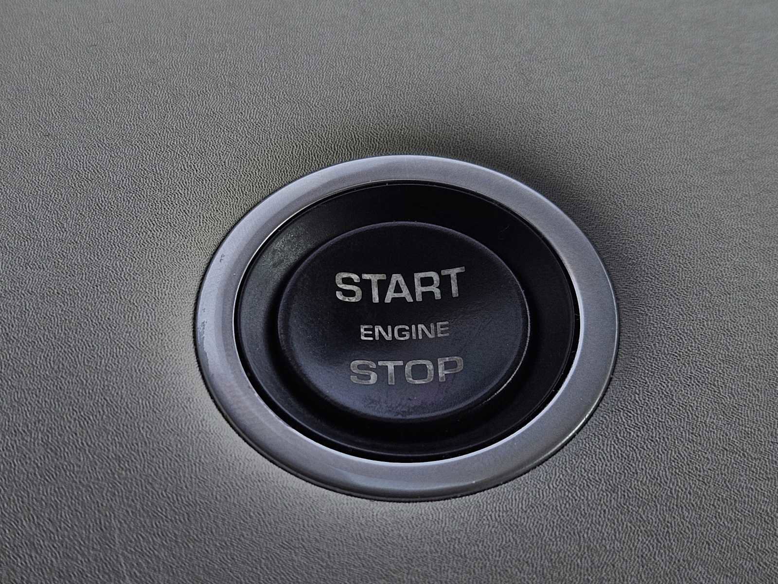 Used 2020 Land Rover Discovery Sport S image 21