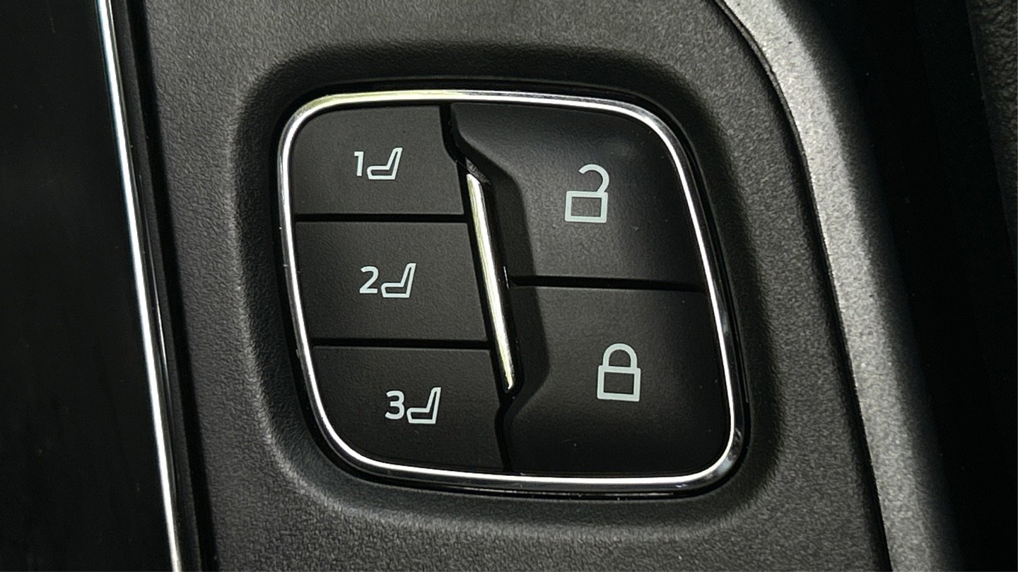 Used 2024 Ford F250 Lariat w/ FX4 Off-Road Package AWD/4WD image 43