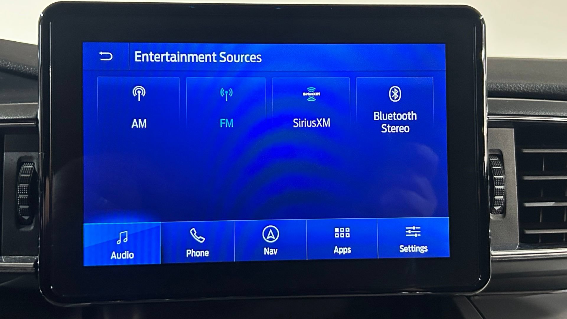 Used 2023 Ford Explorer XLT w/ Equipment Group 202A AWD/4WD image 84