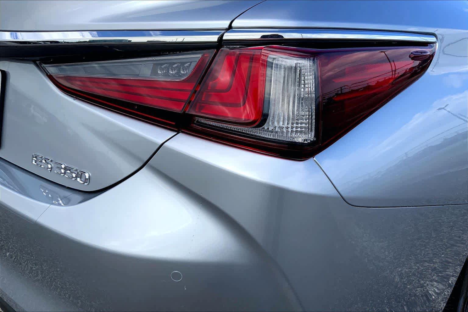Used 2024 Lexus ES 350 w/ Technology Package FWD image 30