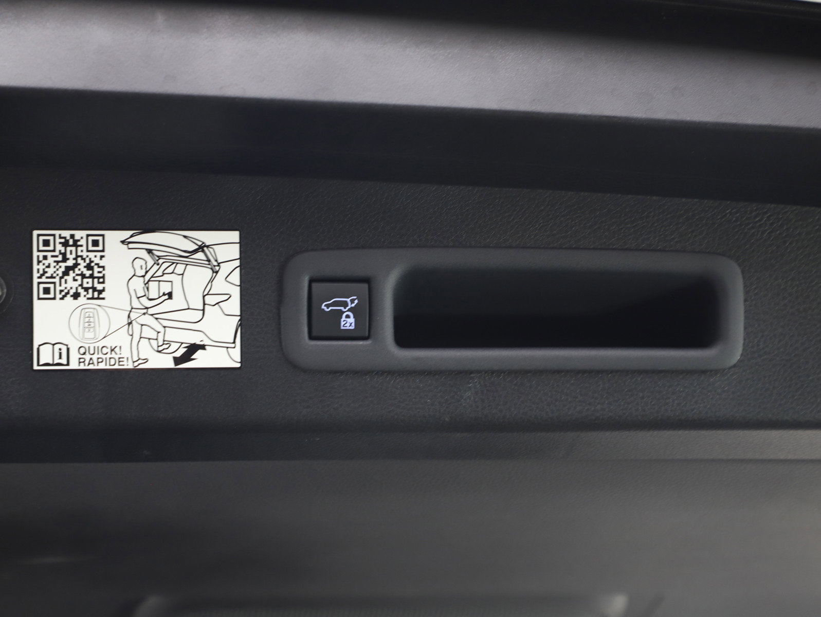 Used 2024 Toyota Sienna XSE image 11