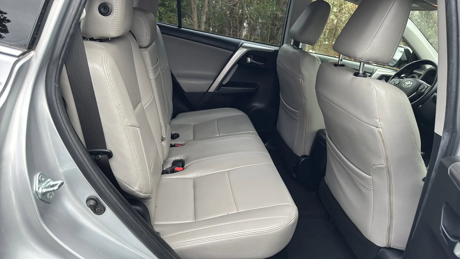 Used 2016 Toyota RAV4 XLE image 13