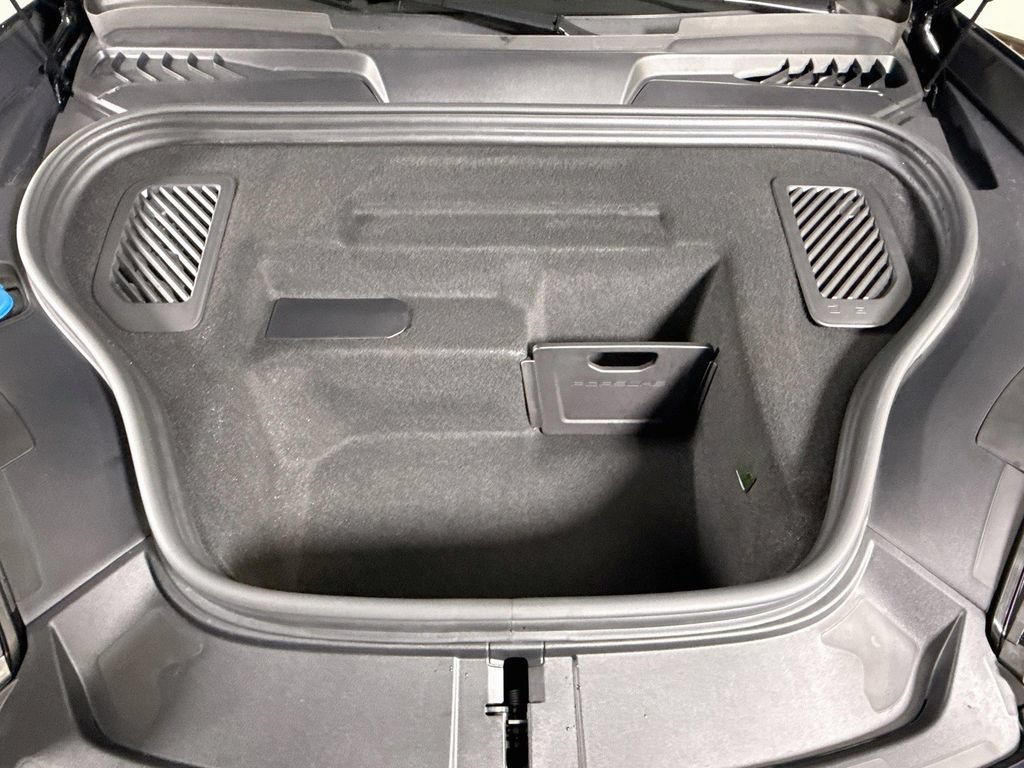 Certified 2025 Porsche Macan Electric RWD image 27