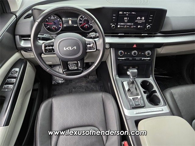 Used 2024 Kia Carnival LX image 13
