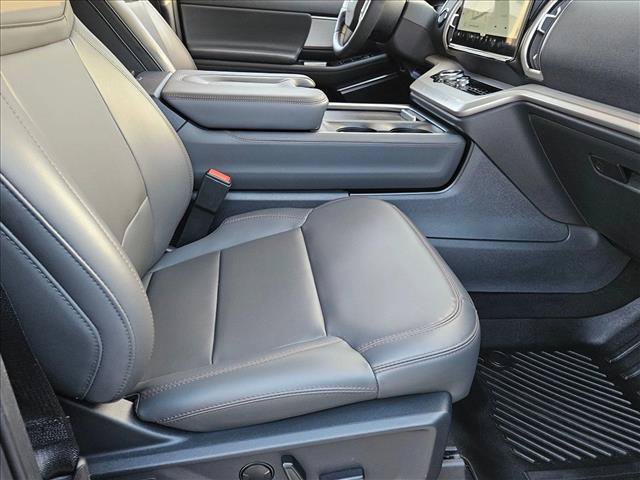 Used 2025 Ford Expedition Active RWD image 20