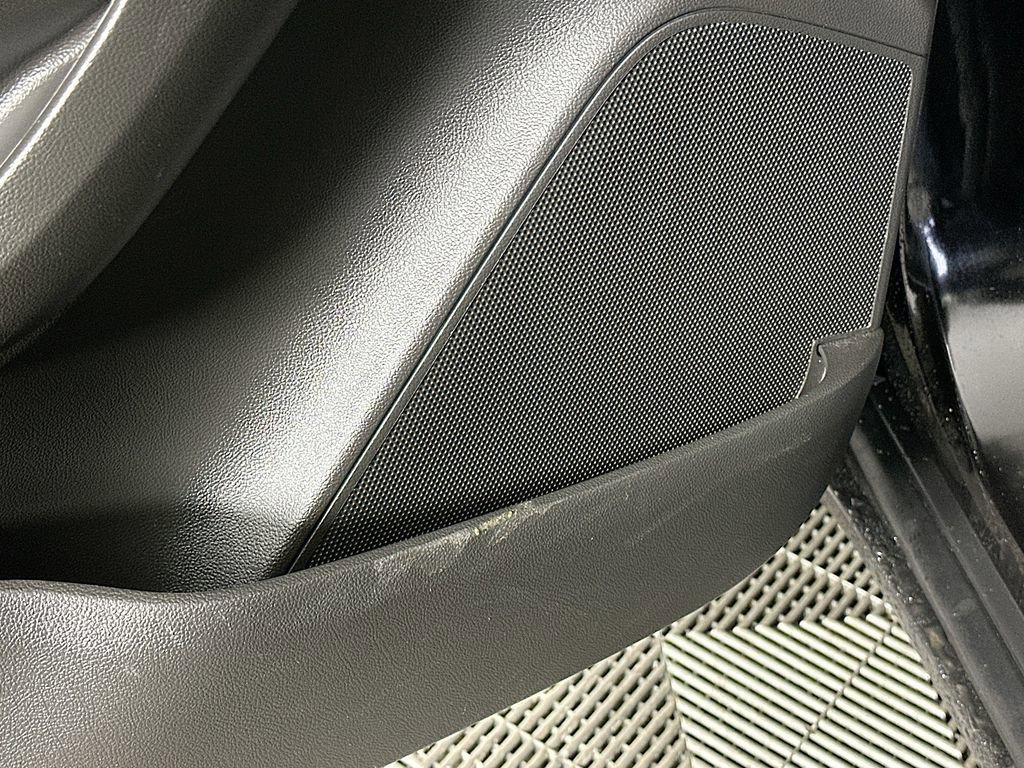 Used 2022 Chevrolet Trax LT w/ LT Convenience Package image 26