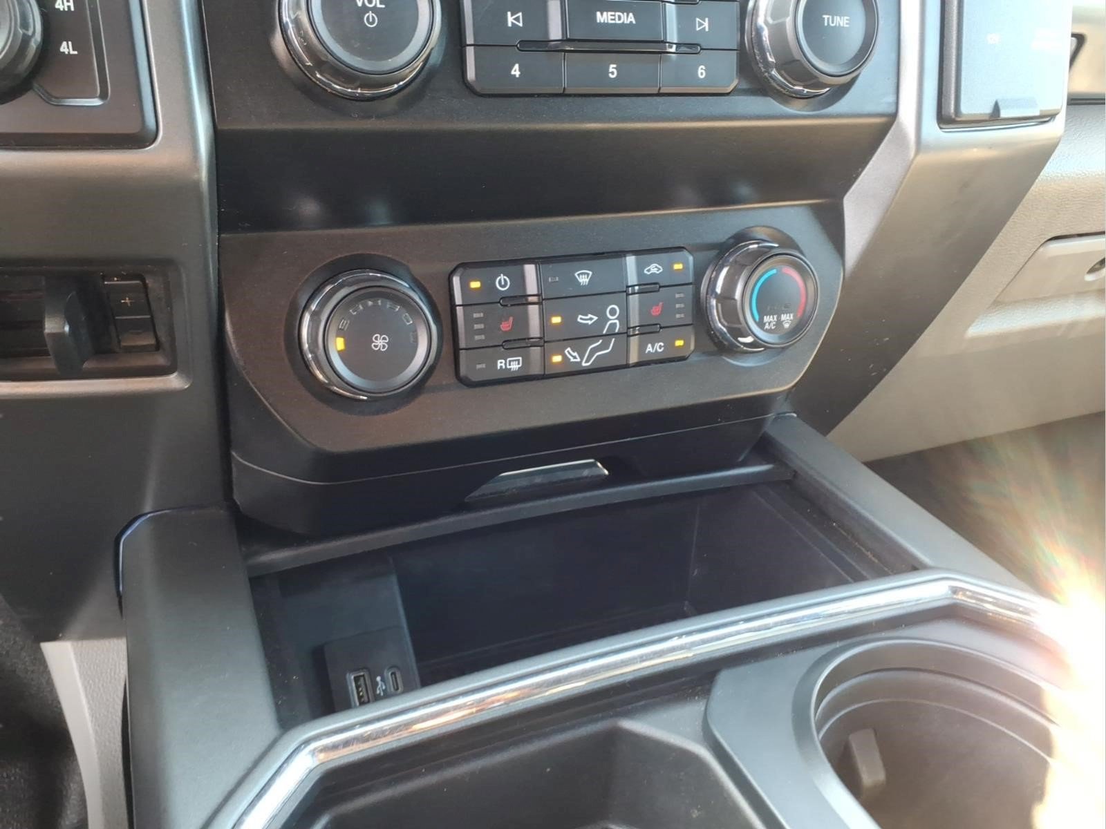 Used 2020 Ford F450 XLT w/ XLT Premium Package AWD/4WD image 20