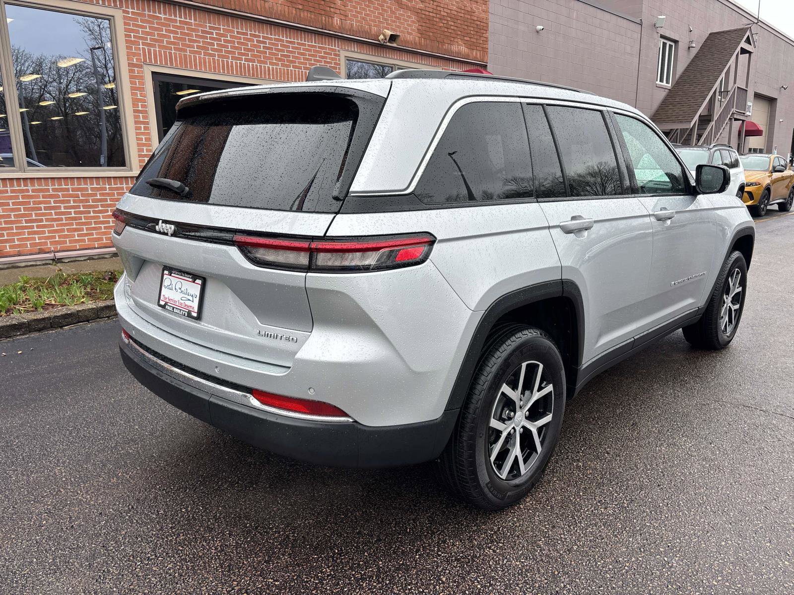 Used 2024 Jeep Grand Cherokee Limited image 29