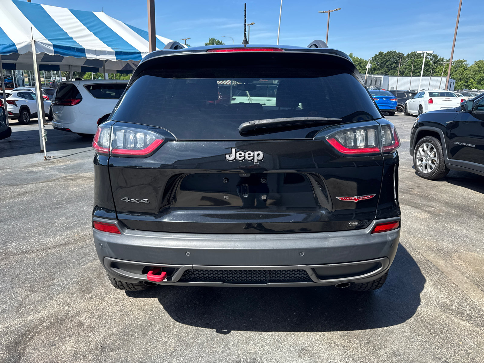 Used 2020 Jeep Cherokee Trailhawk w/ Cold Weather Group AWD/4WD image 4