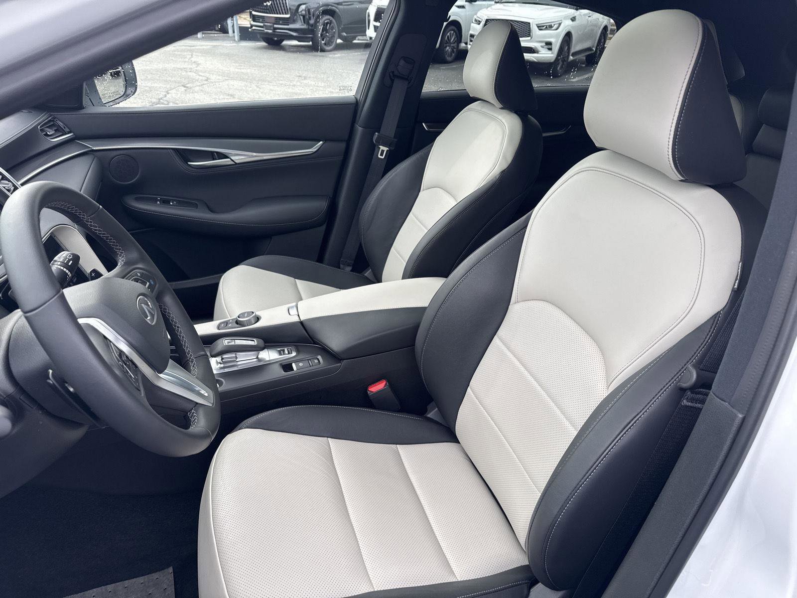 Certified 2025 INFINITI QX55 Luxe w/ Cargo Package image 11