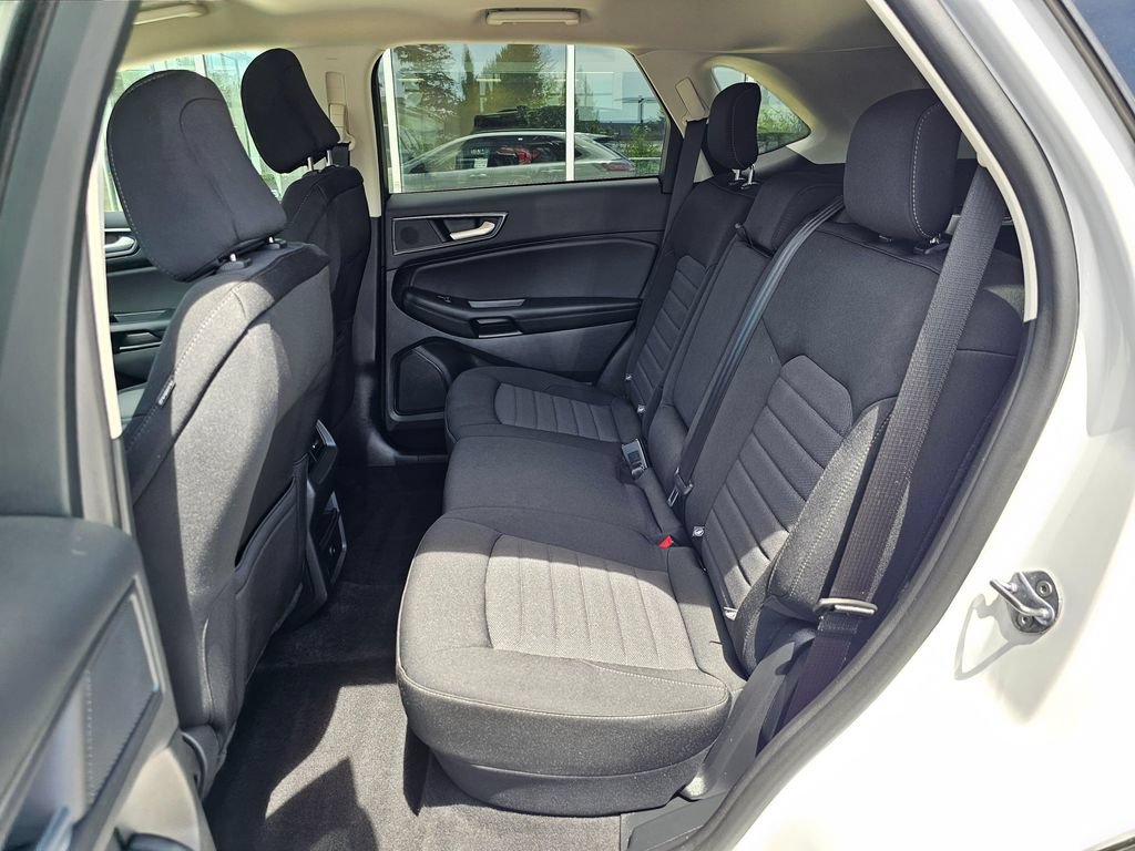Used 2024 Ford Edge SE w/ Black Appearance Package AWD/4WD image 16