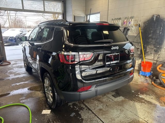 Used 2024 Jeep Compass Latitude image 4