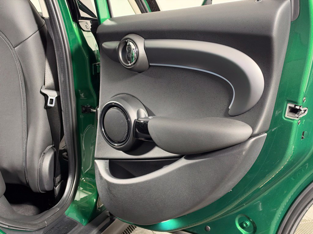 Certified 2024 MINI Cooper 4-Door Hardtop FWD image 39