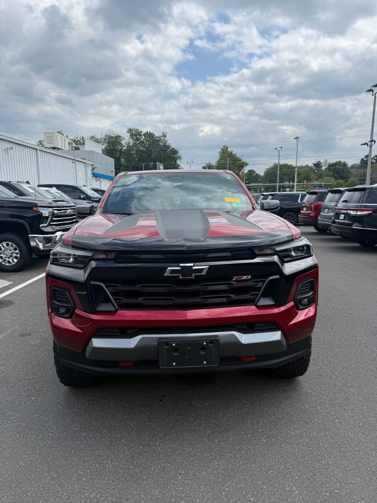 Used 2023 Chevrolet Colorado Z71 w/ Z71 Convenience Package 2 AWD/4WD image 10