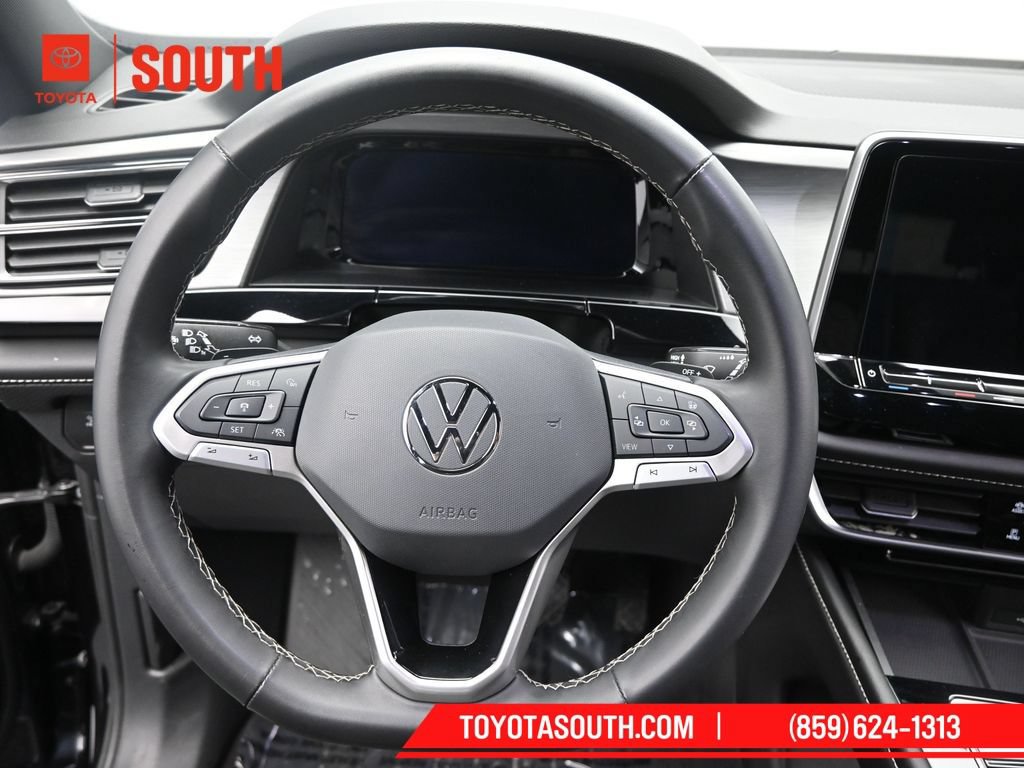 Used 2024 Volkswagen Atlas Cross Sport SE FWD image 23