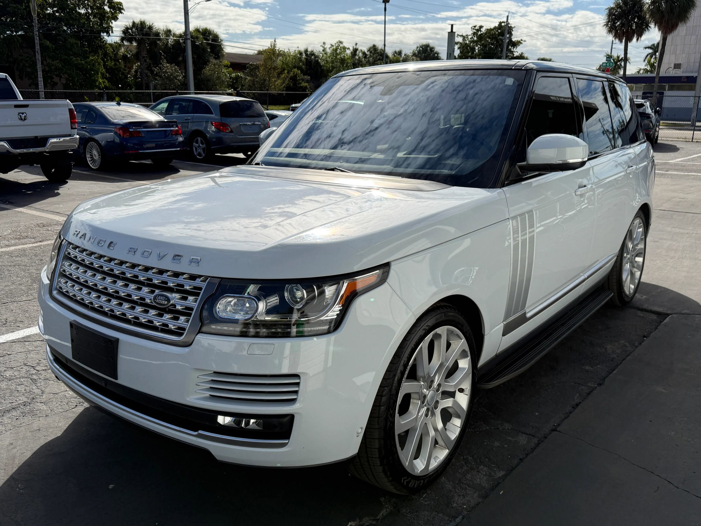 Used 2016 Land Rover Range Rover HSE image 6