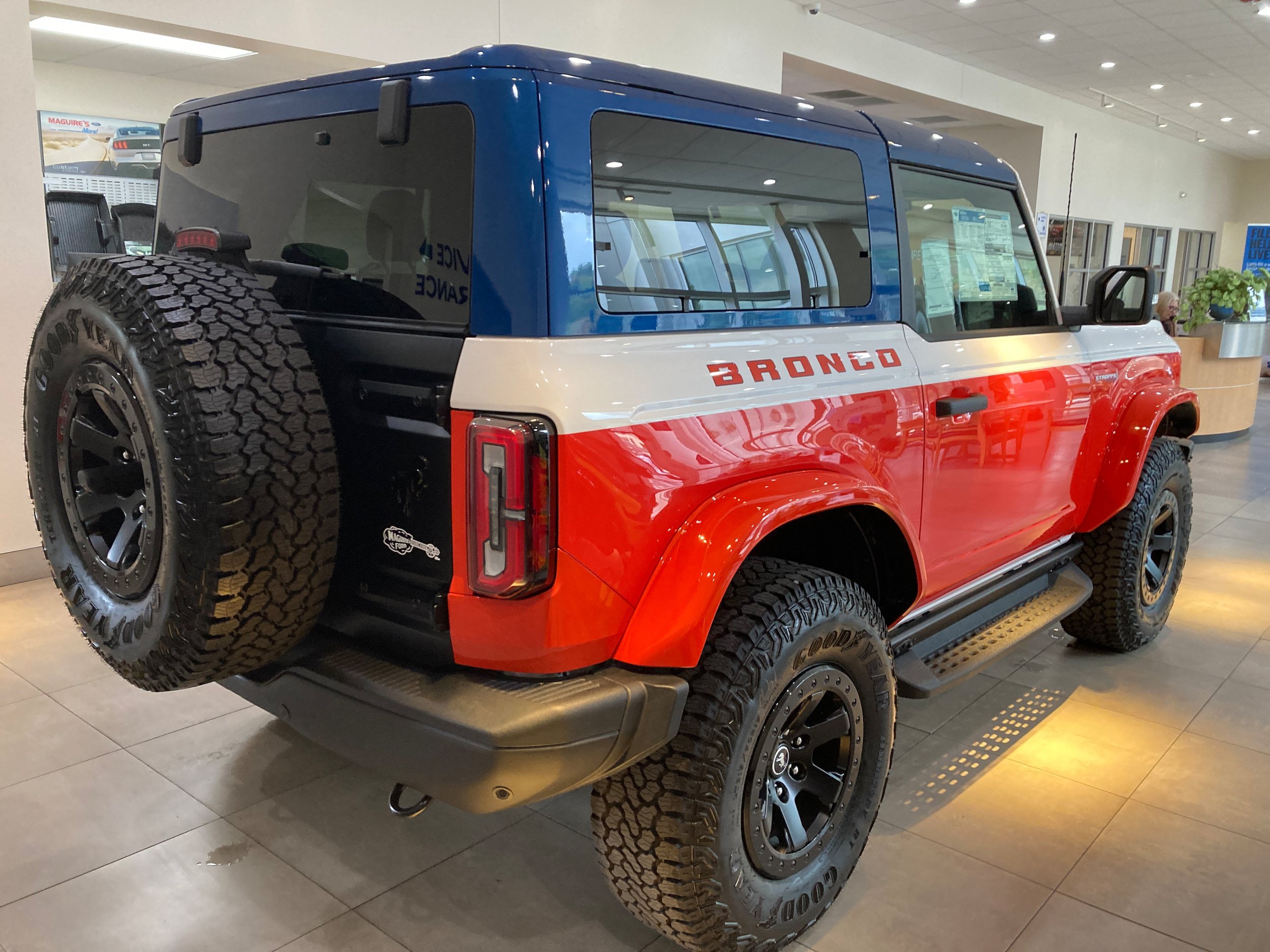 Used 2025 Ford Bronco Stroppe Edition AWD/4WD image 4